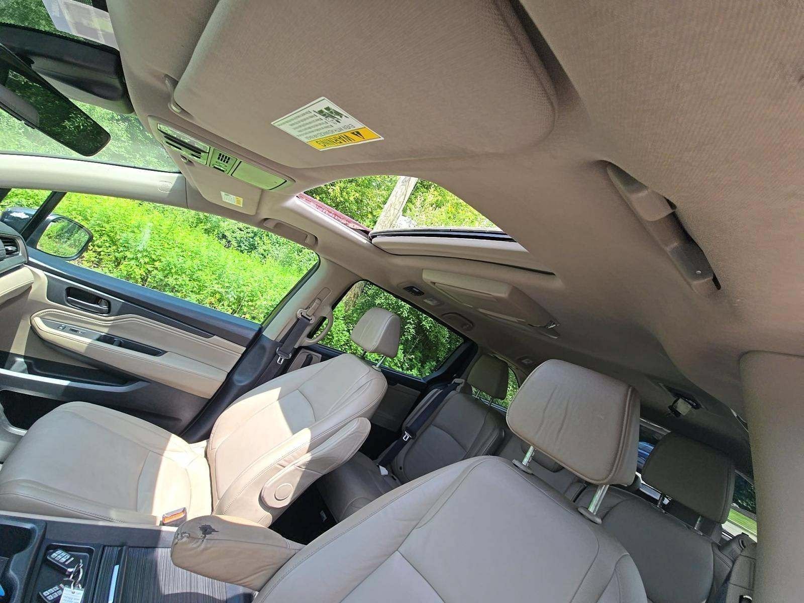 Used 2018 Deep Scarlet Pearl Honda Touring image 8