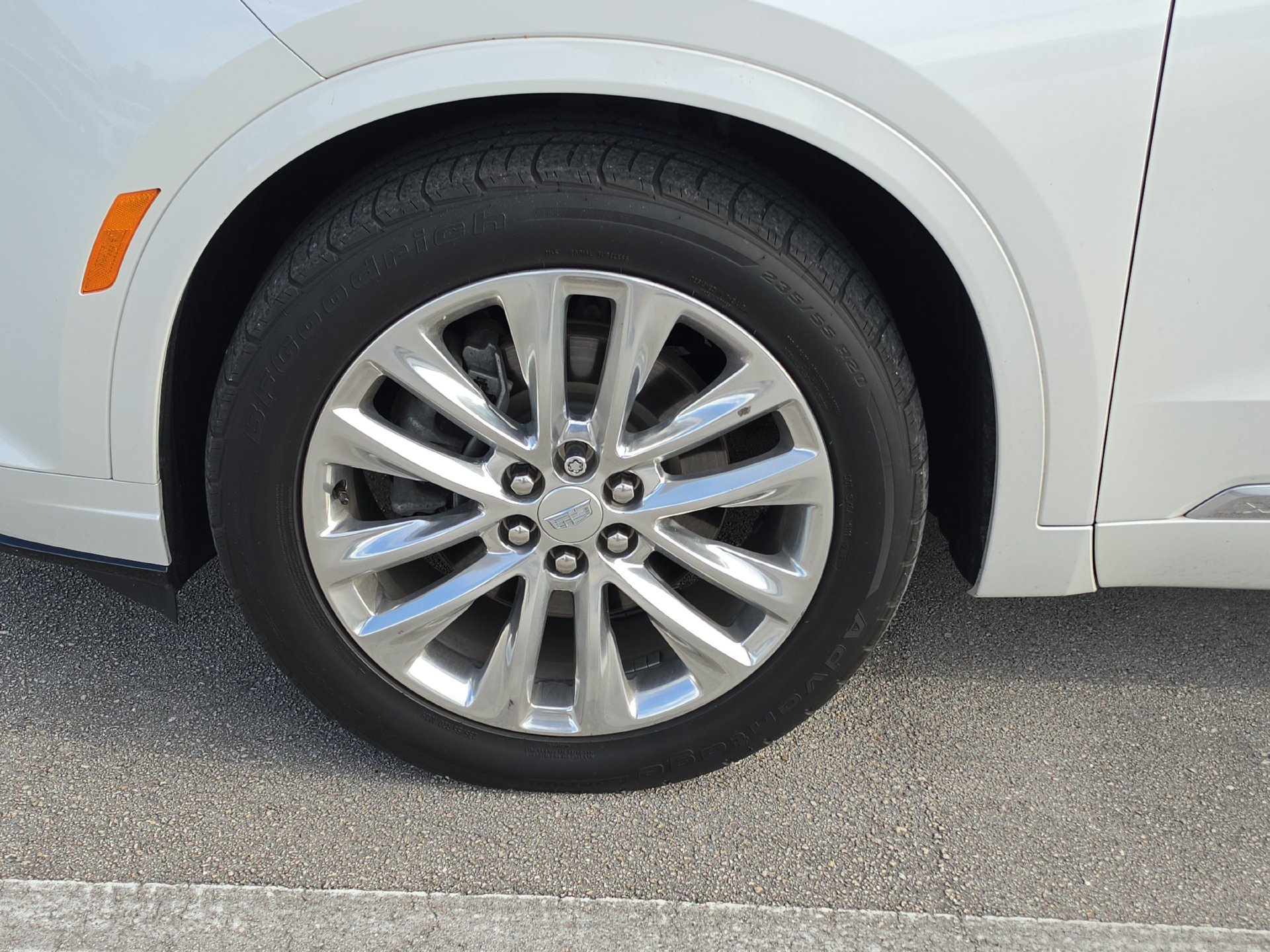 Used 2021 White Cadillac Premium Luxury image 9