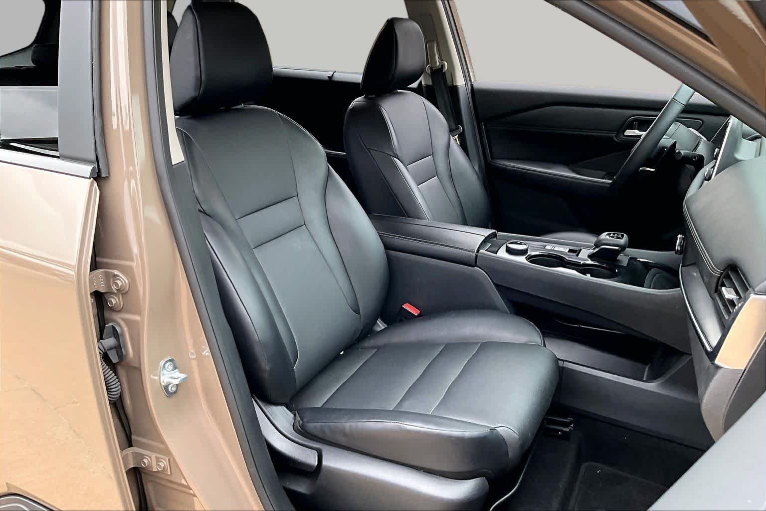 Used 2024 Baja Storm Metallic Nissan SV image 9