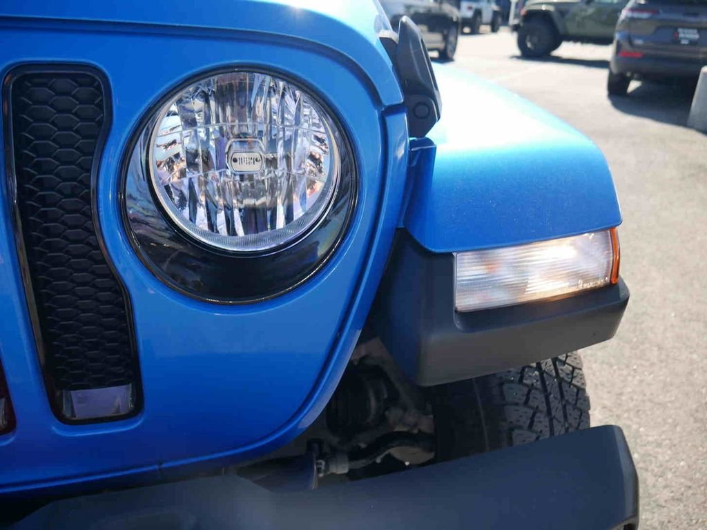 Used 2022 Blue Jeep Unlimited Sahara Altitude image 33