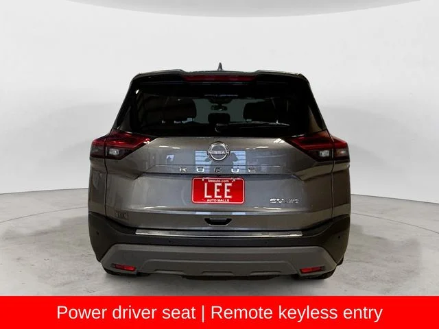 Used 2023 Gray Nissan SV image 5