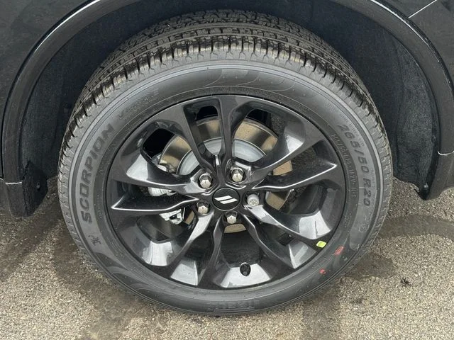 New 2026 Diamond Black Clear-Coat Exterior Paint Dodge GT PLUS image 11