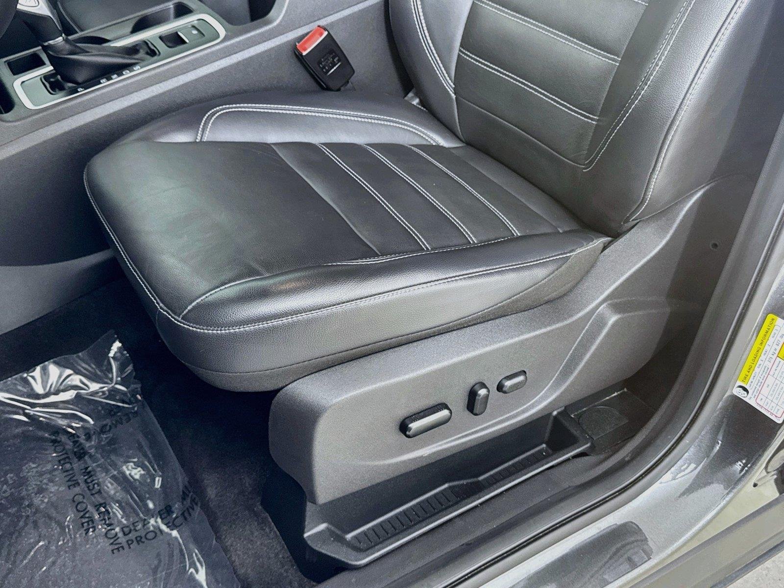 Used 2019 Magnetic Ford Titanium image 19