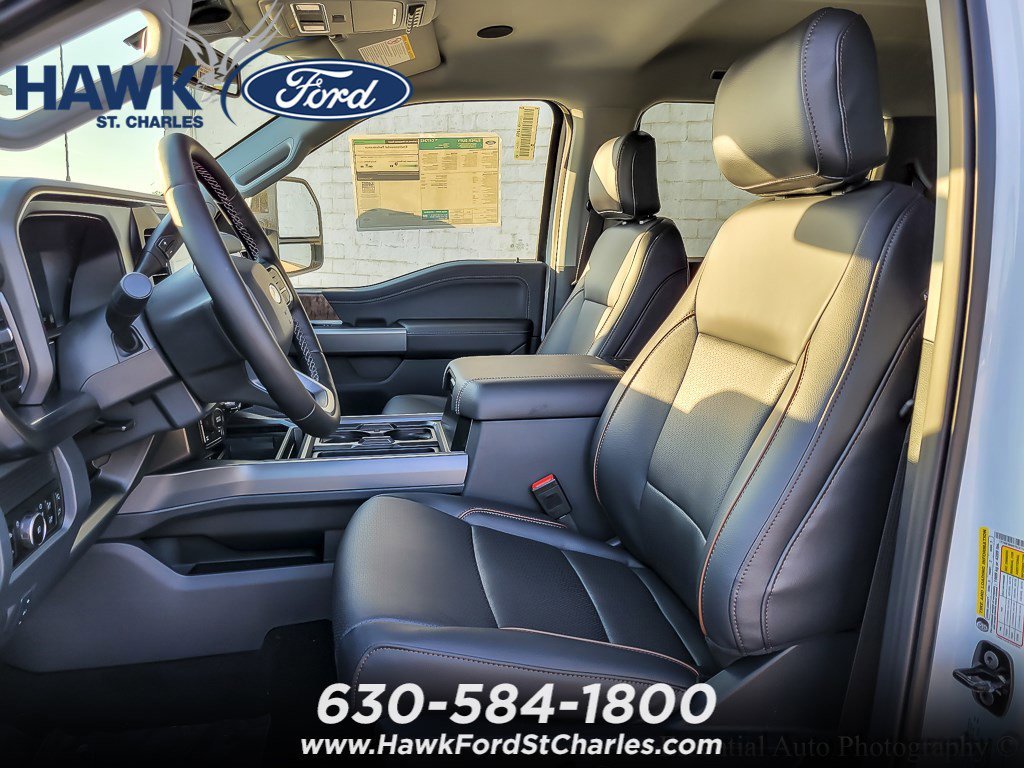 New 2026 Oxford White Ford LARIAT image 8