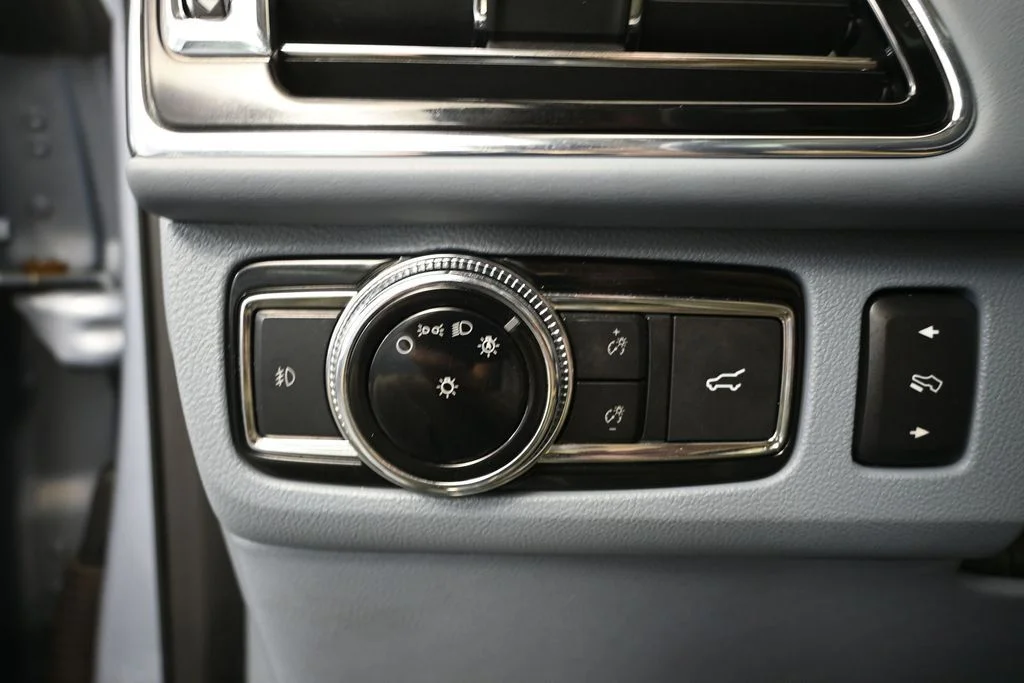 Used 2019 Blue Lincoln Black Label image 24