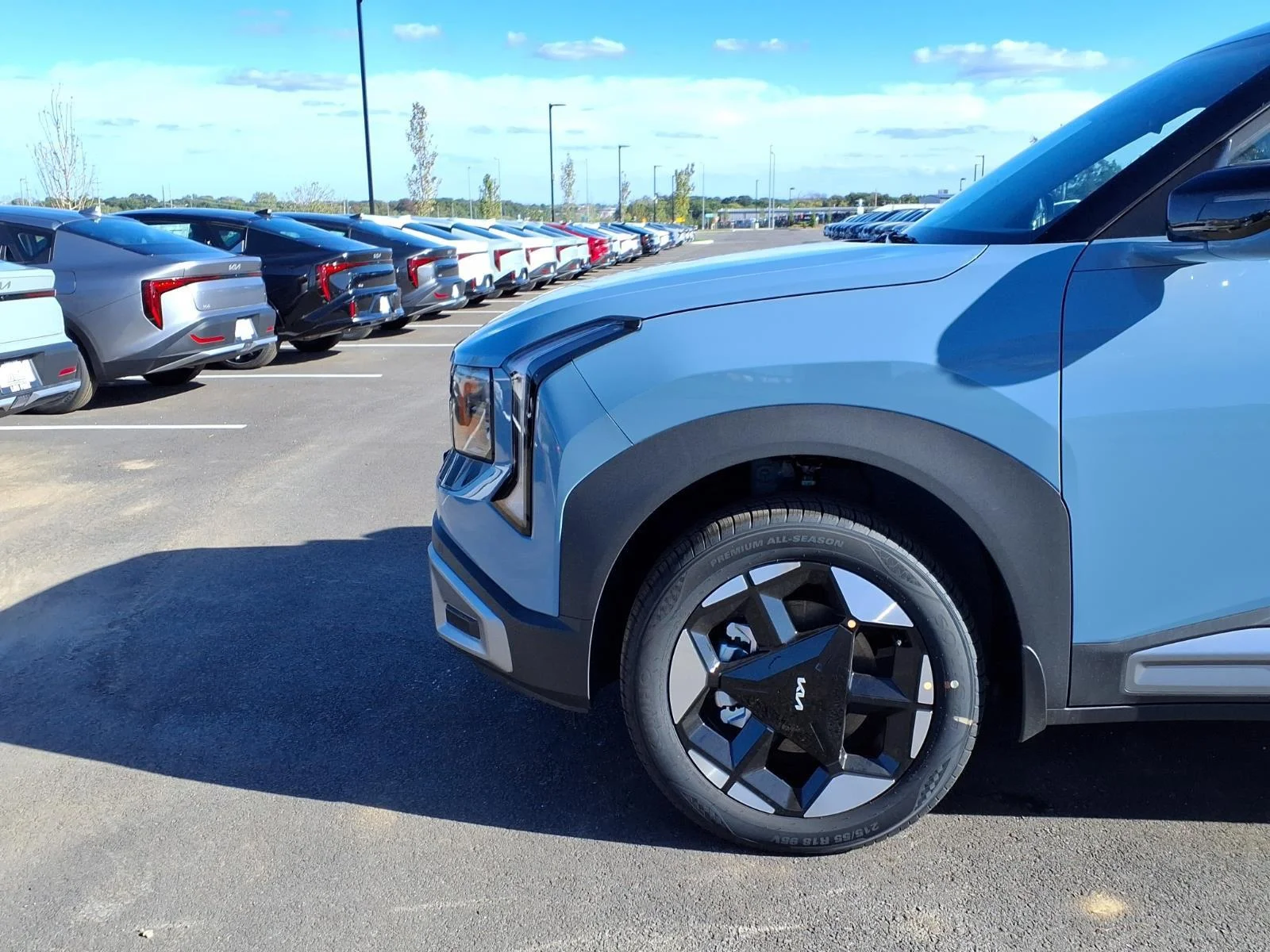 New 2027 Frost Blue Kia S image 17
