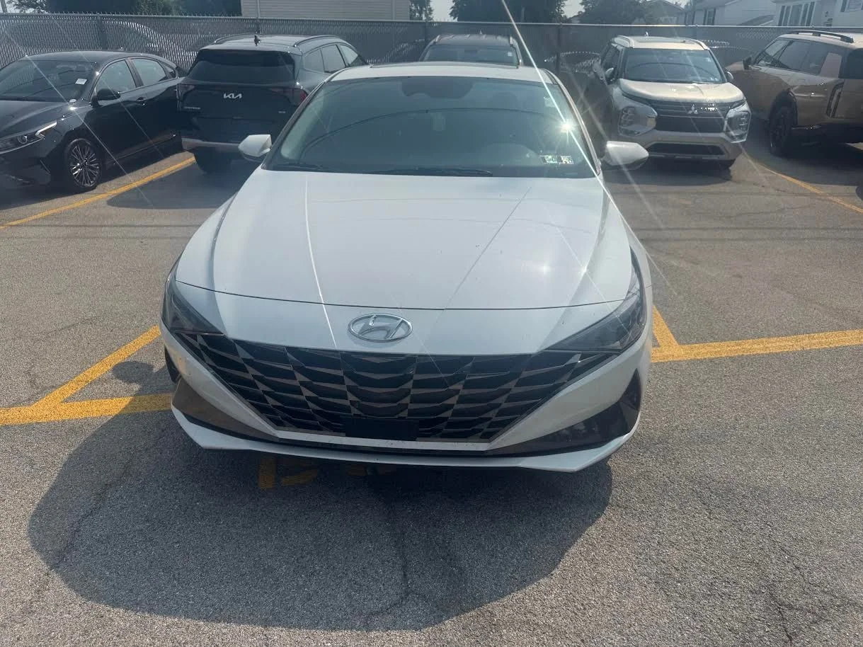 Used 2021 Gray Hyundai SEL image 2