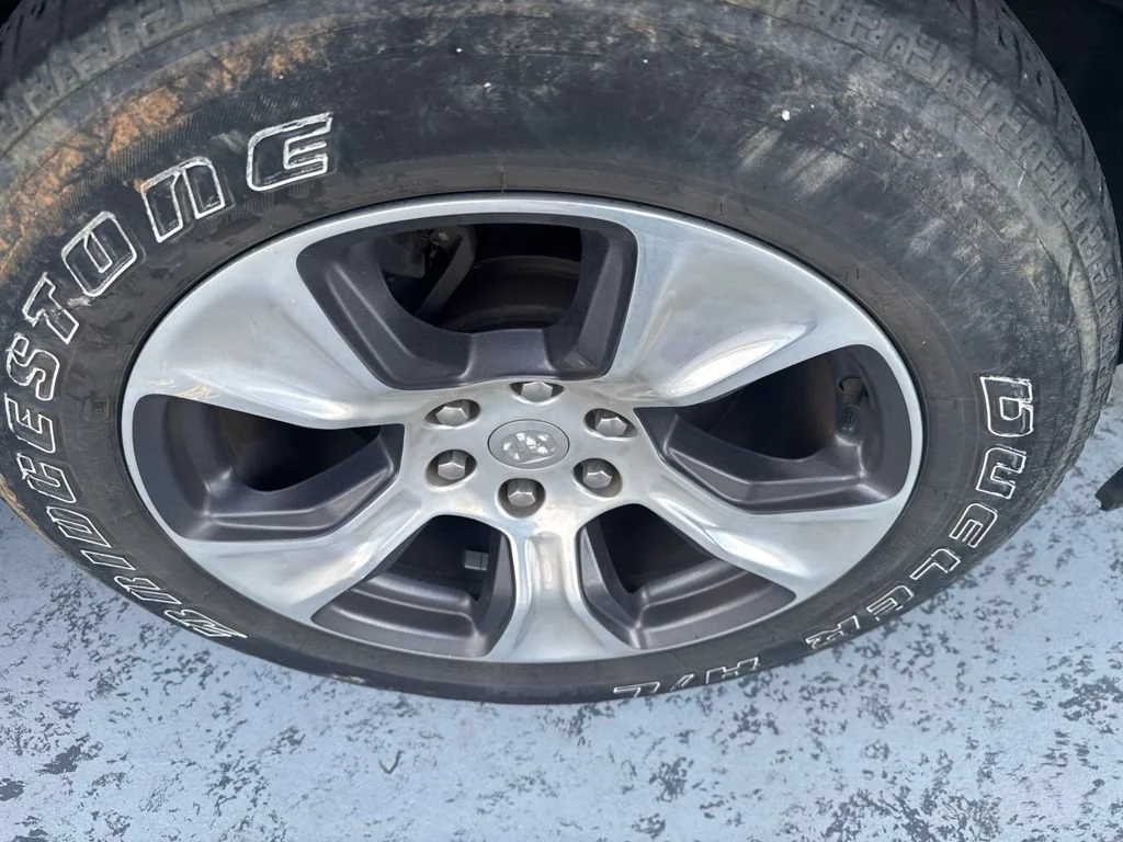 Used 2019 Diamond Black Cry Ram Laramie image 6