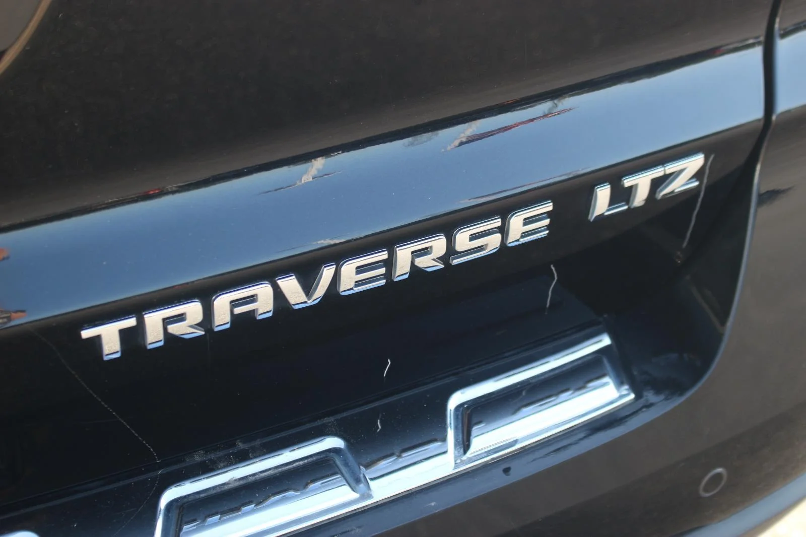 Used 2016 MOSAIC BLACK METALLIC Chevrolet LTZ image 10