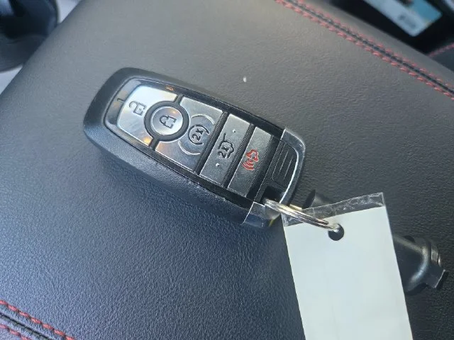 Used 2025 Gray Ford ST-Line image 31