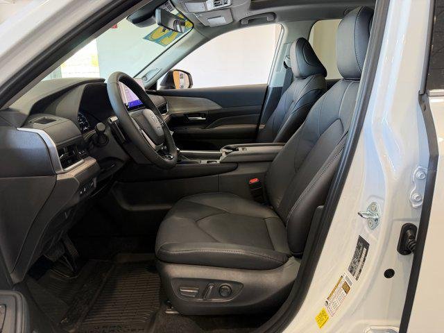 Certified Used 2026 WIND CHILL PEARL Toyota  image 49
