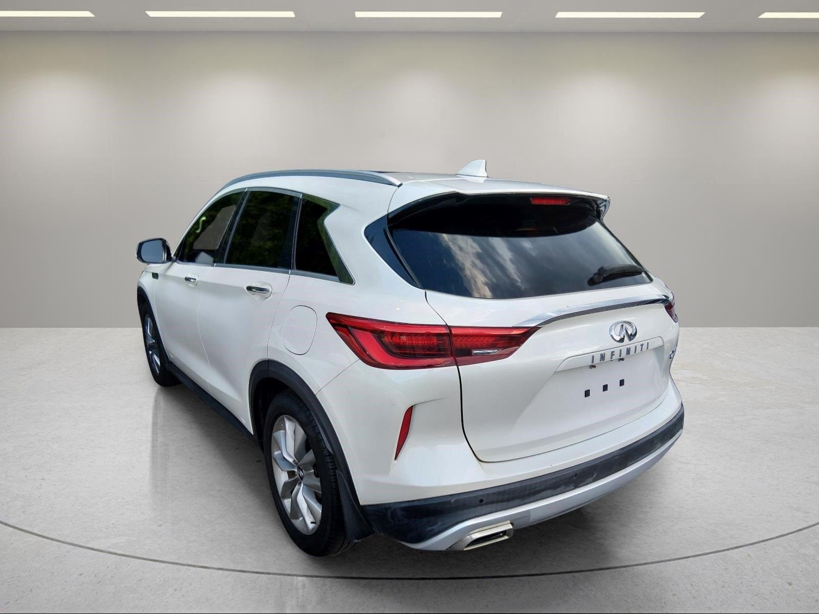 Used 2021 Majestic White INFINITI ESSENTIAL image 7