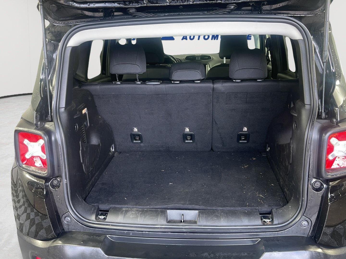 Used 2023 Black Clearcoat Jeep Latitude image 33