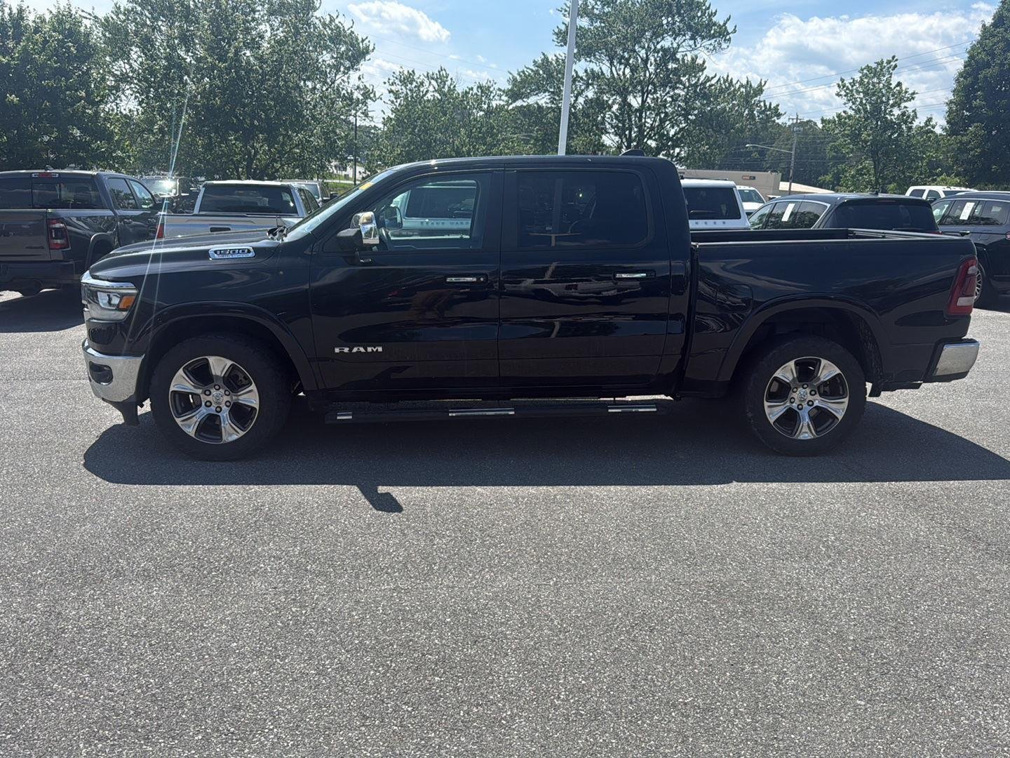 2022 RAM 1500 Laramie 4x4 Crew Cab 5'7's photo