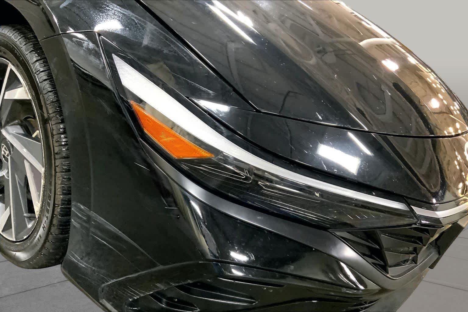 Used 2025 Abyss Black Hyundai Limited image 28