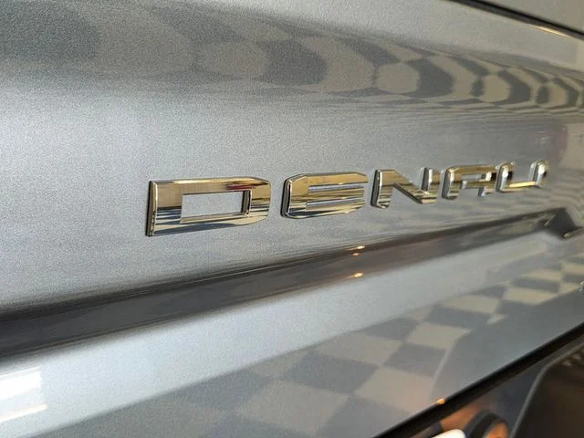Used 2025 Silver GMC Denali image 7
