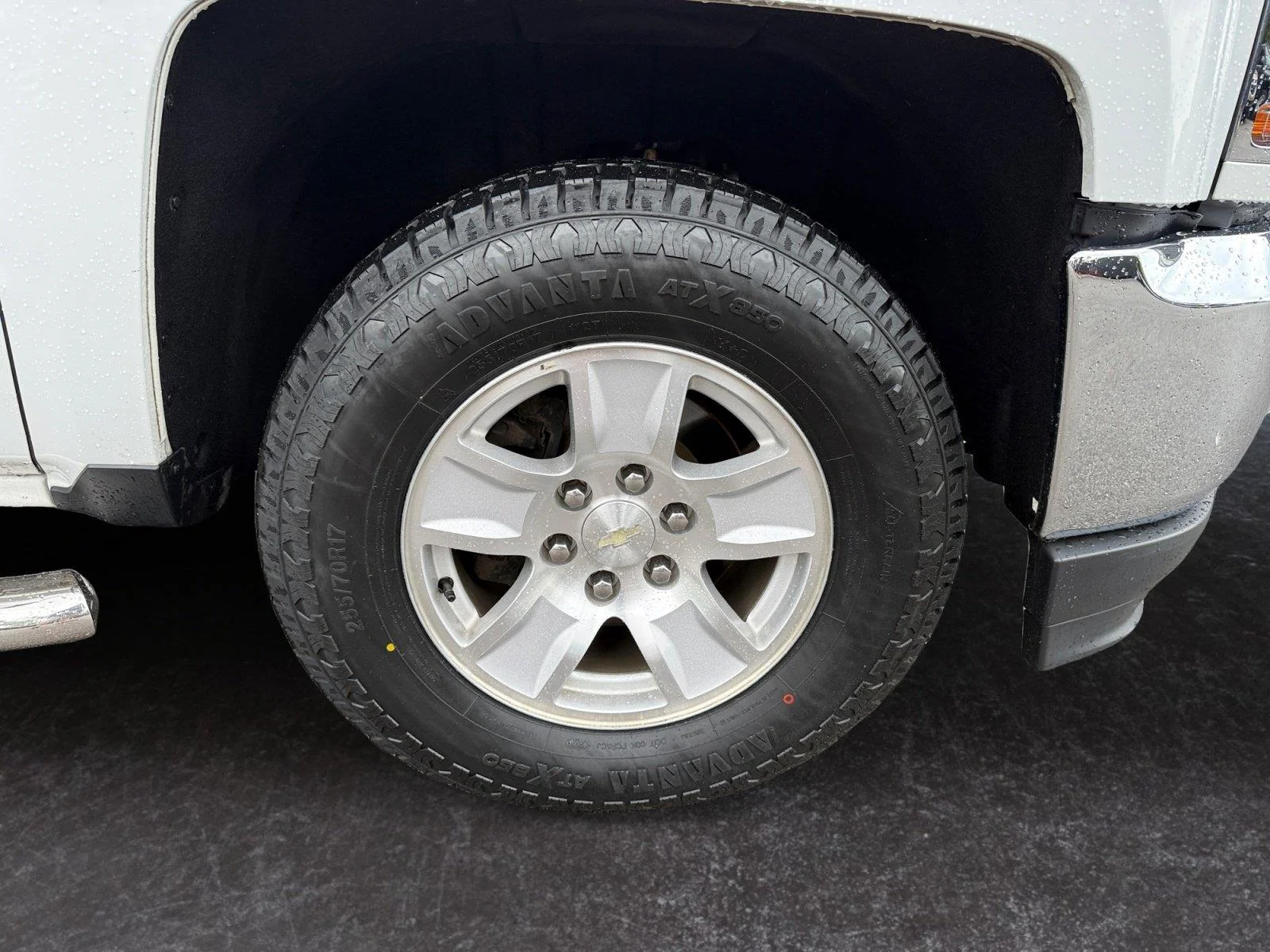 Used 2018 Summit White Chevrolet LT image 27