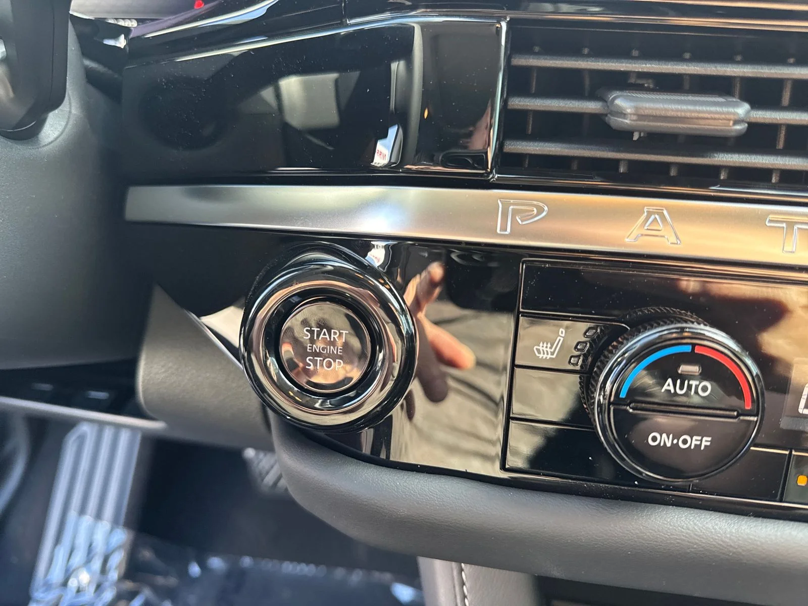 New 2026 Nissan Pathfinder SL 4D Sport Utility