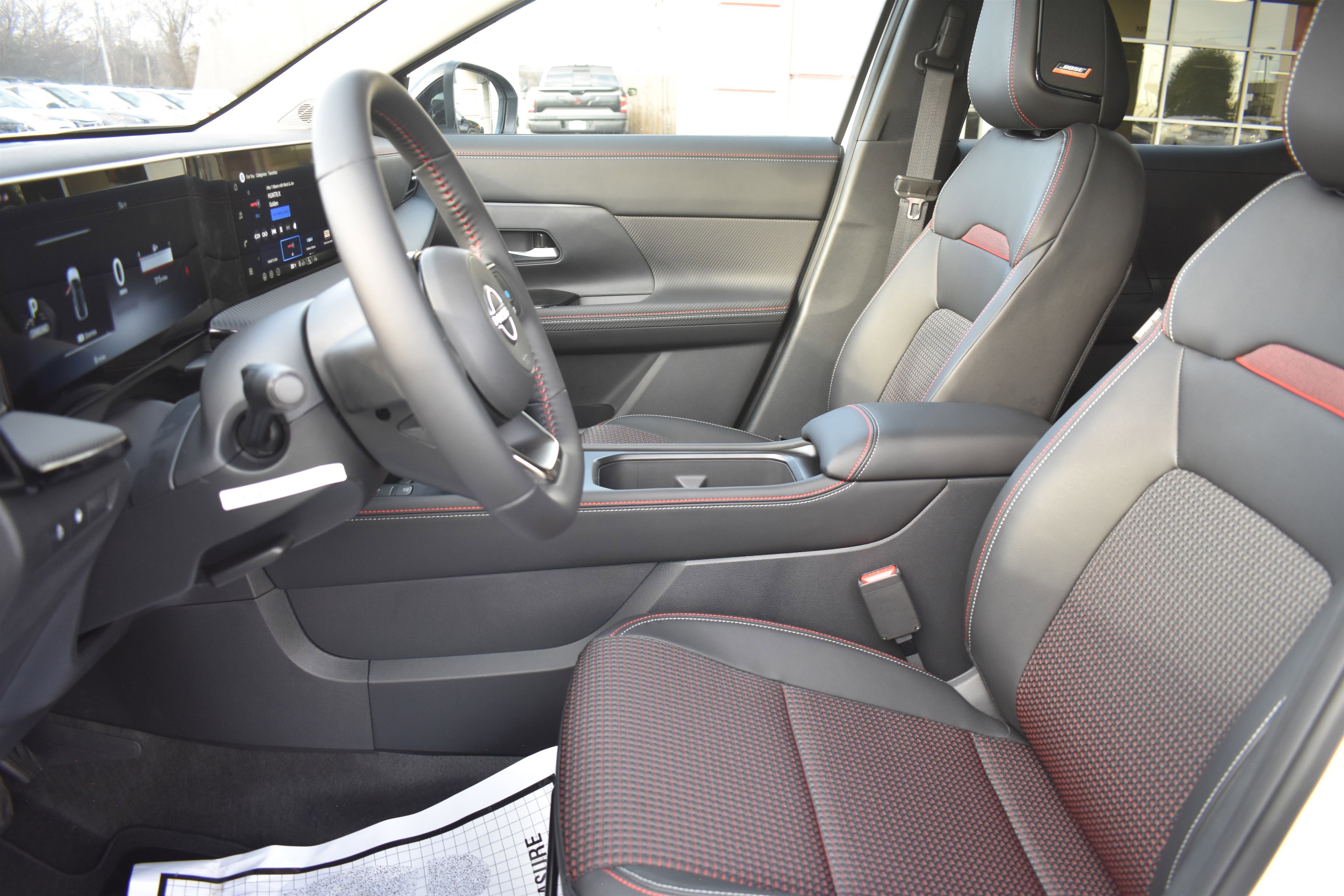 New 2026 Aspen White TriCoat / Super Black Two-tone Nissan SR image 14