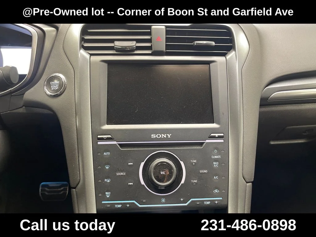 Used 2014 Silver Ford Titanium image 19