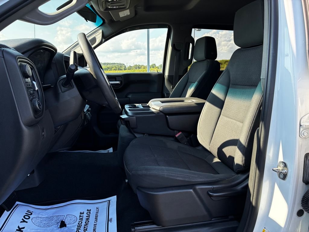 Used 2020 White Chevrolet Custom image 8