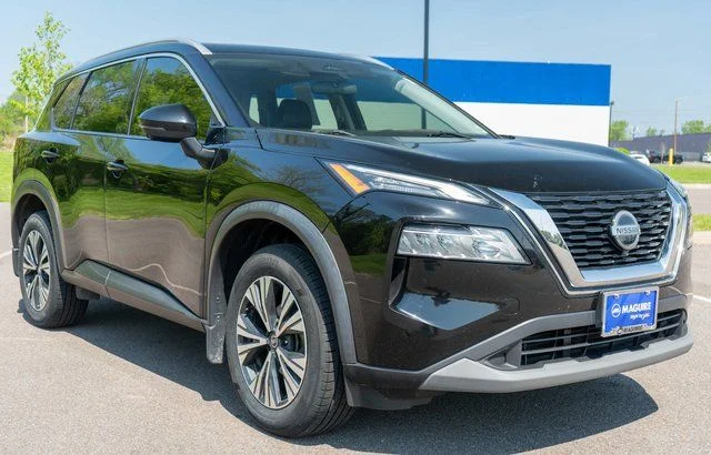 Used 2021 Black Nissan SV image 5