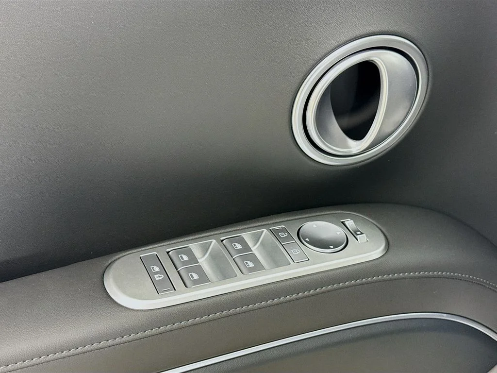 New 2026 Creamy White Pearl Hyundai SEL 7P image 18