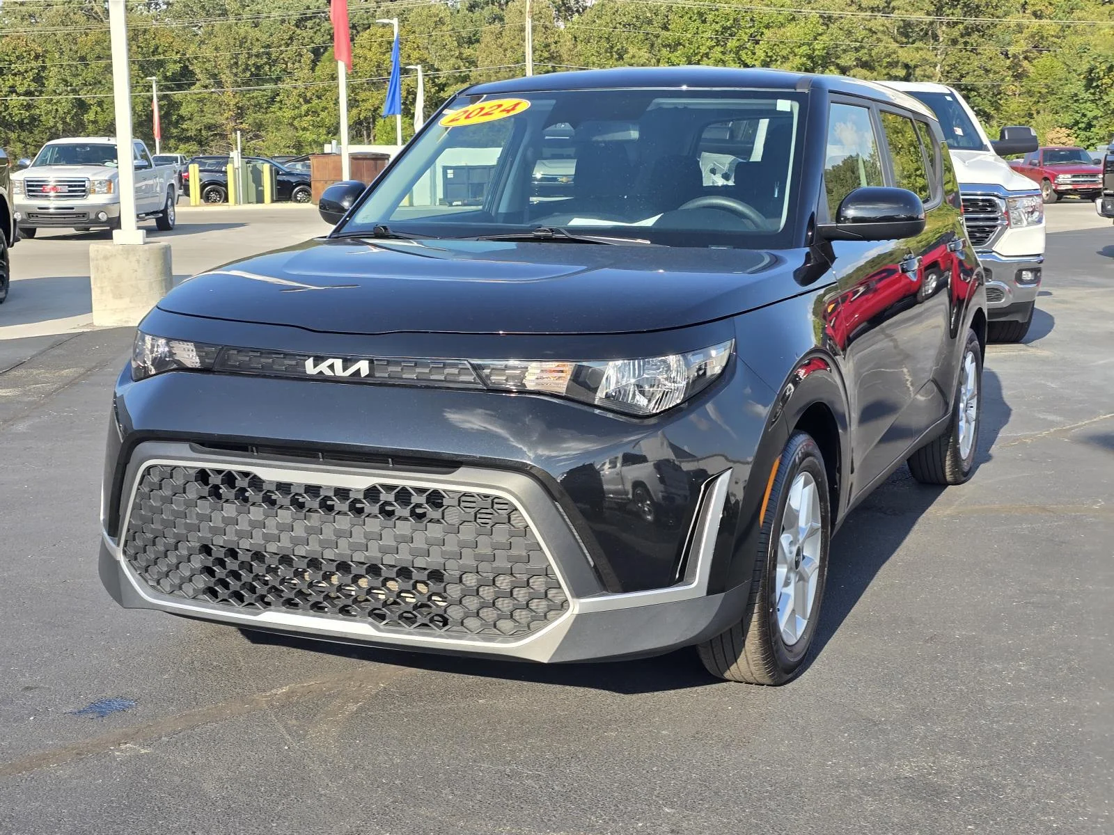 Used 2024 Black Kia LX image 3
