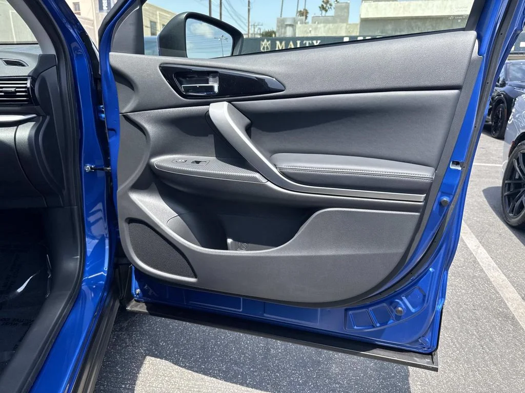 New 2026 Blue Mitsubishi SE 1.5T S-AWC image 31