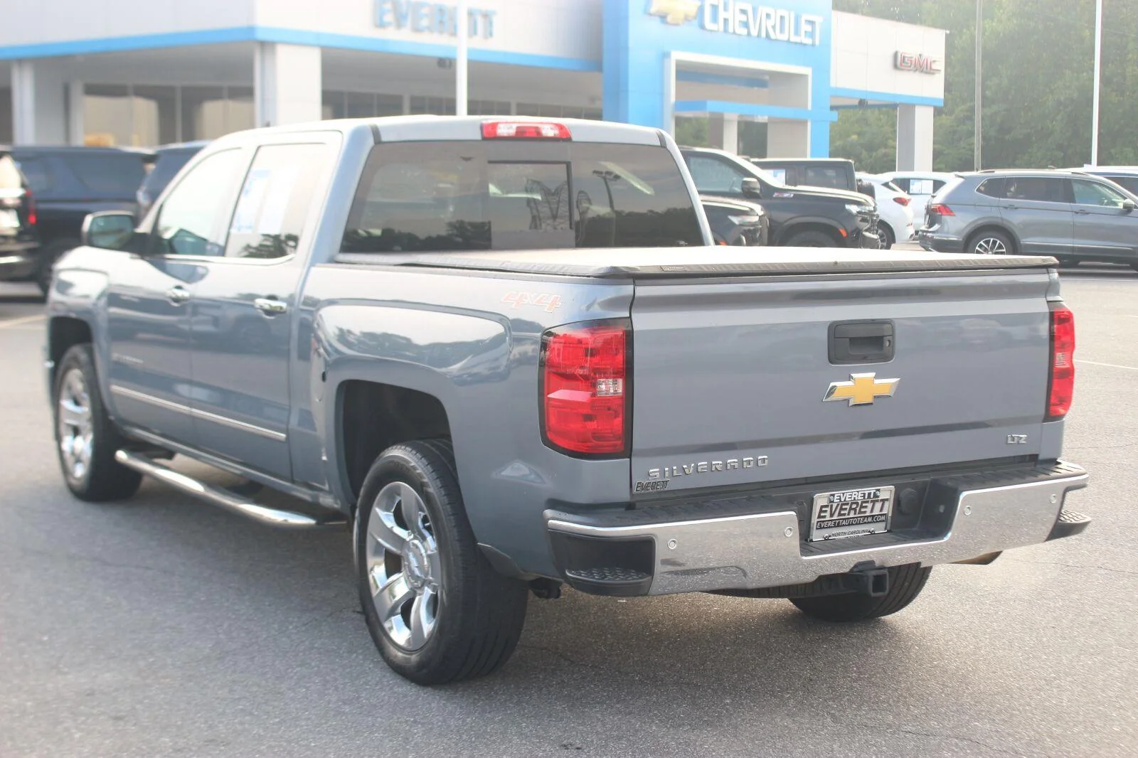 Used 2015 SLATE GREY METALLIC Chevrolet LTZ image 4