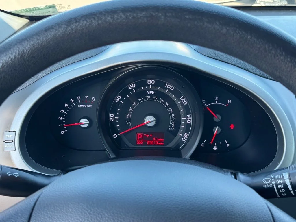 Used 2016 Silver Kia LX image 19