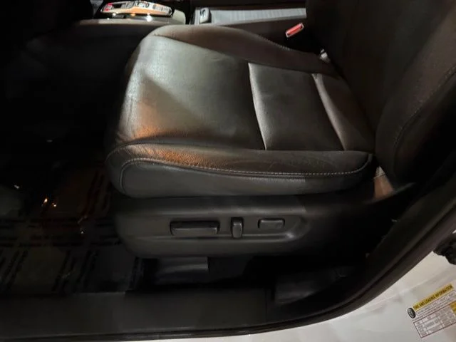 Used 2021 Platinum White Pearl Honda Touring image 12