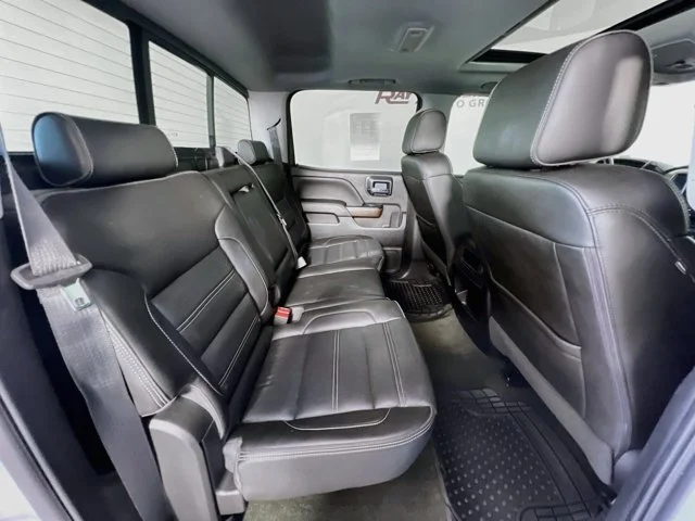 Used 2018 Silver GMC Denali image 42