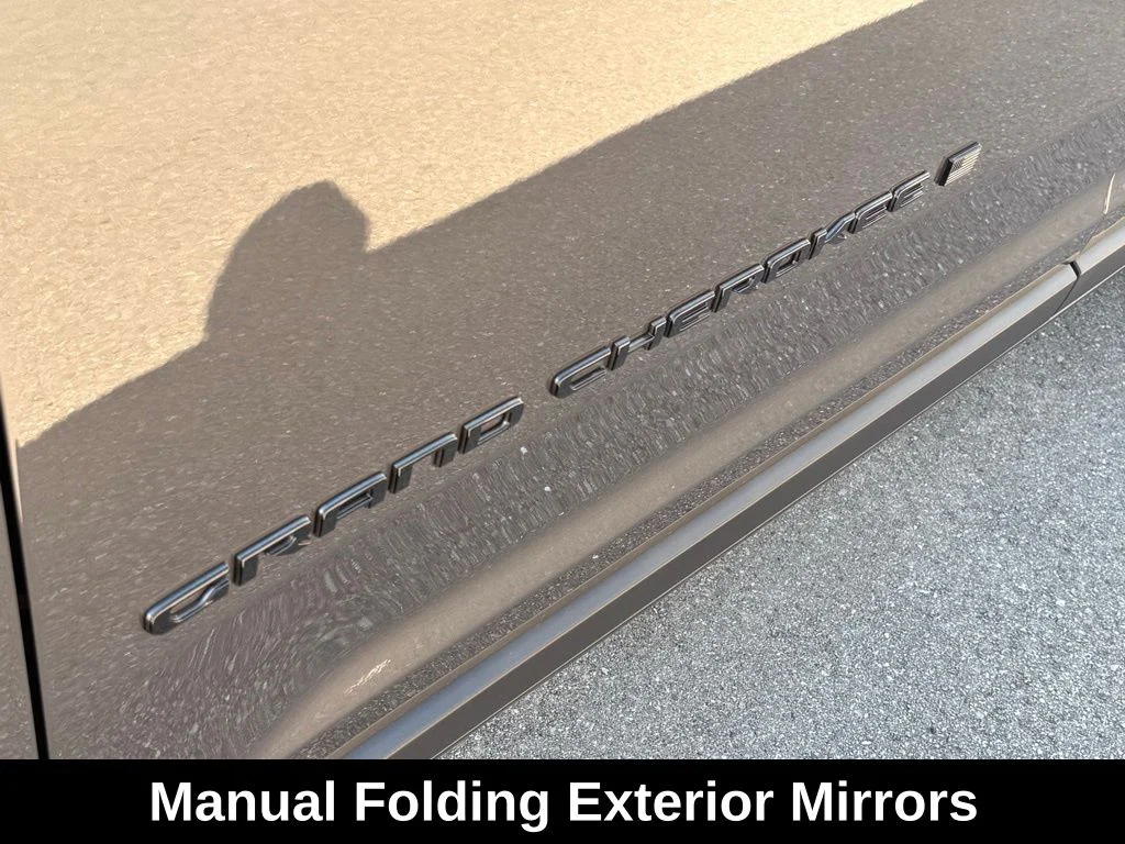New 2026 Baltic Gray Metallic Clear-Coat Exterior Paint Jeep Laredo Altitude image 32