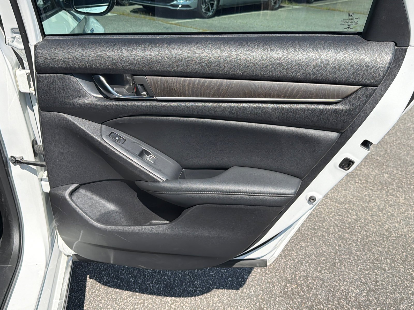 Used 2021 Platinum White Pearl Honda Touring image 16