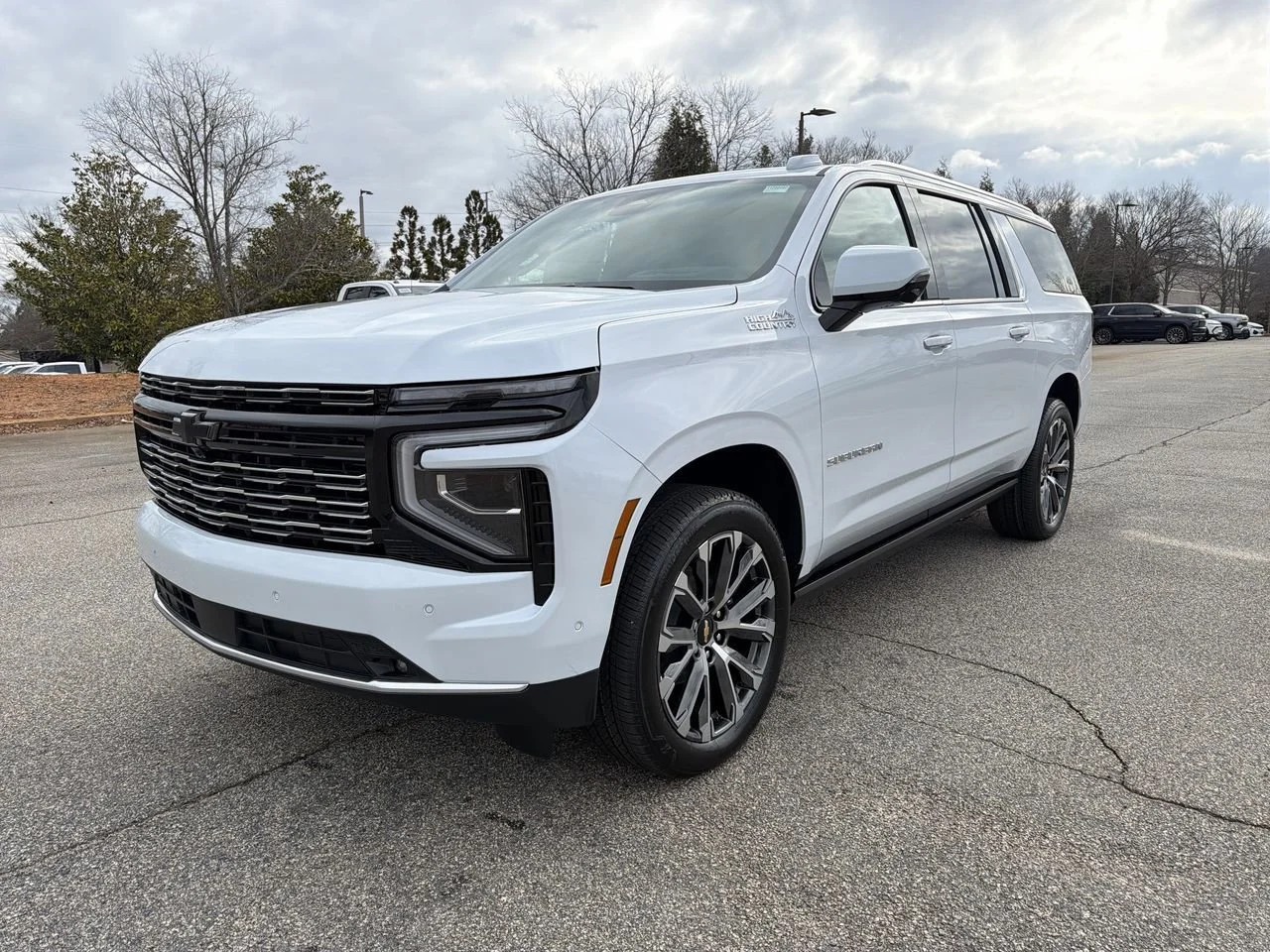 New 2026 Polar White Tricoat Chevrolet High Country image 4