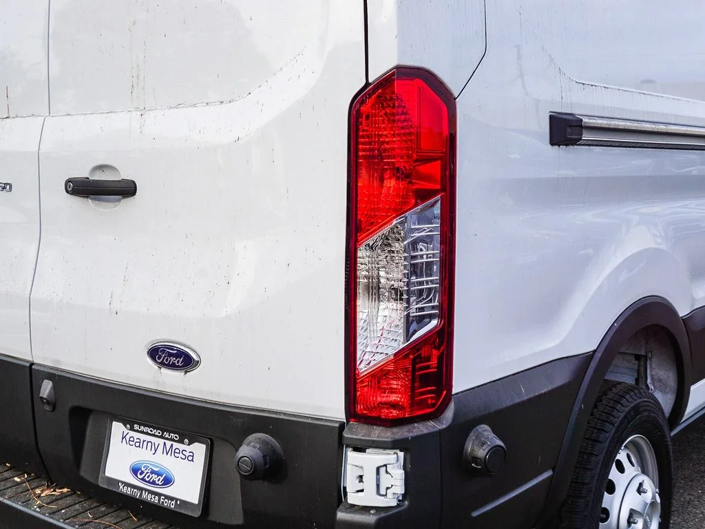 New 2025 White Ford Base image 7
