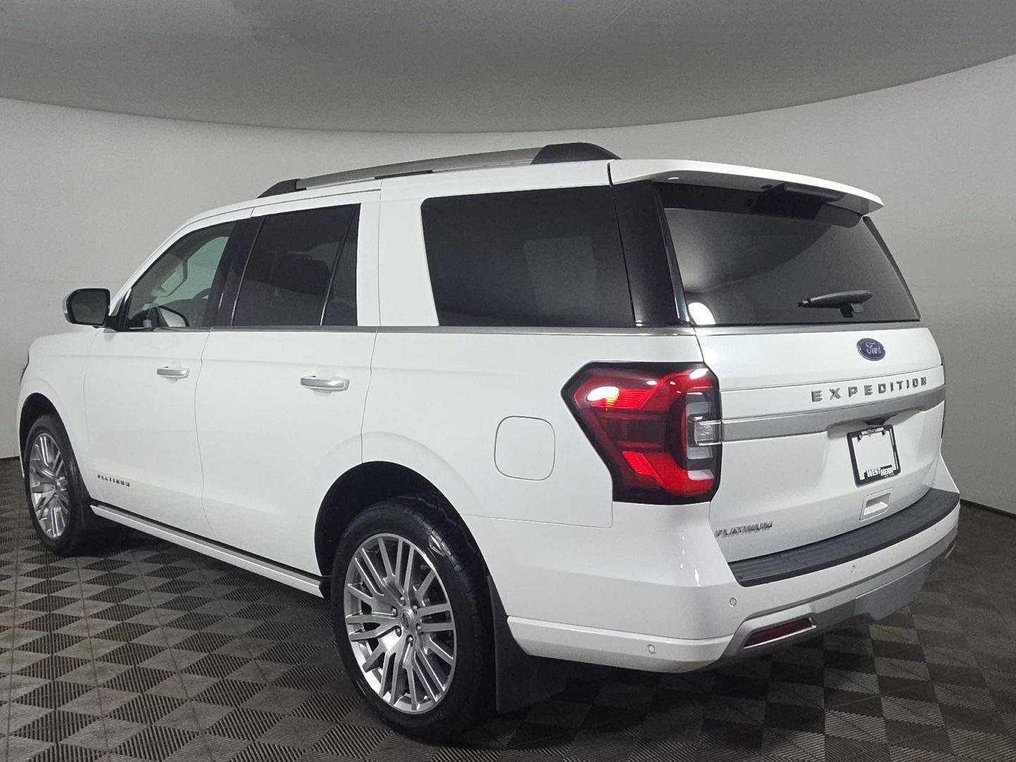 Used 2024 Star White Metallic Tri-Coat Ford Platinum image 5