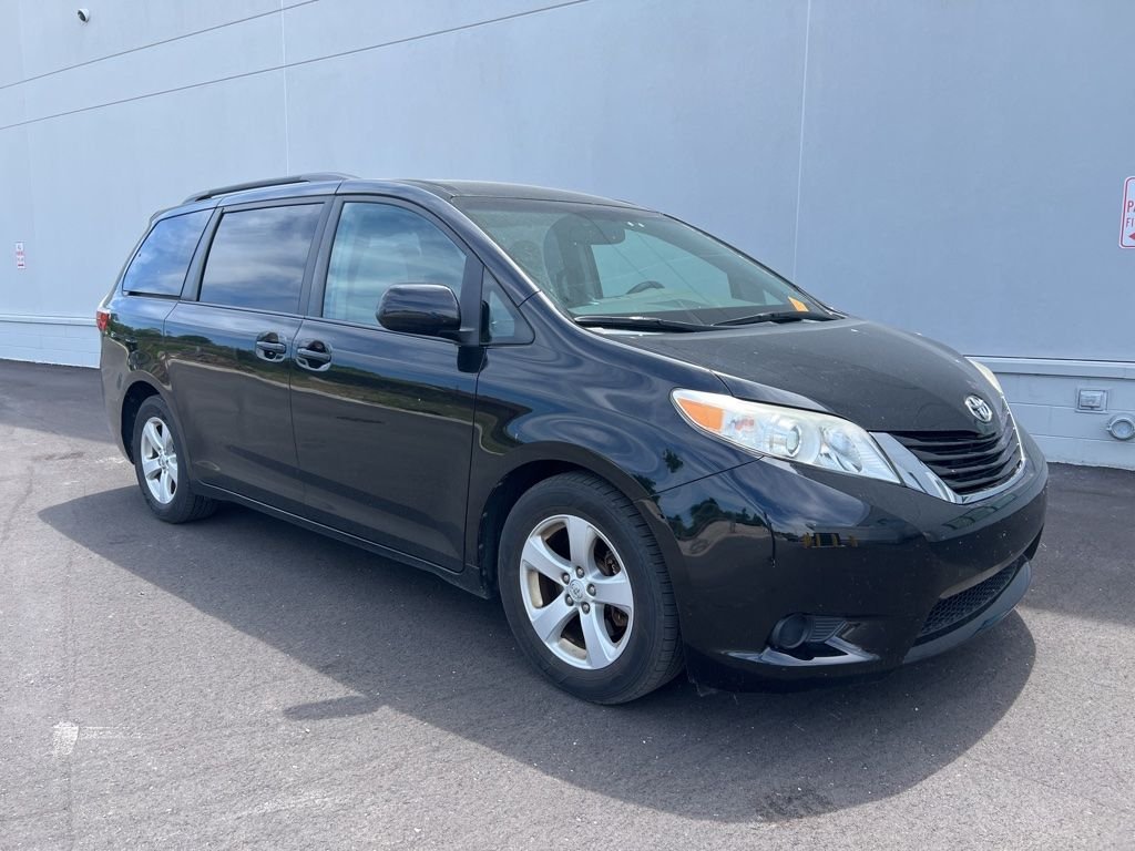 2015 Toyota Sienna's photo