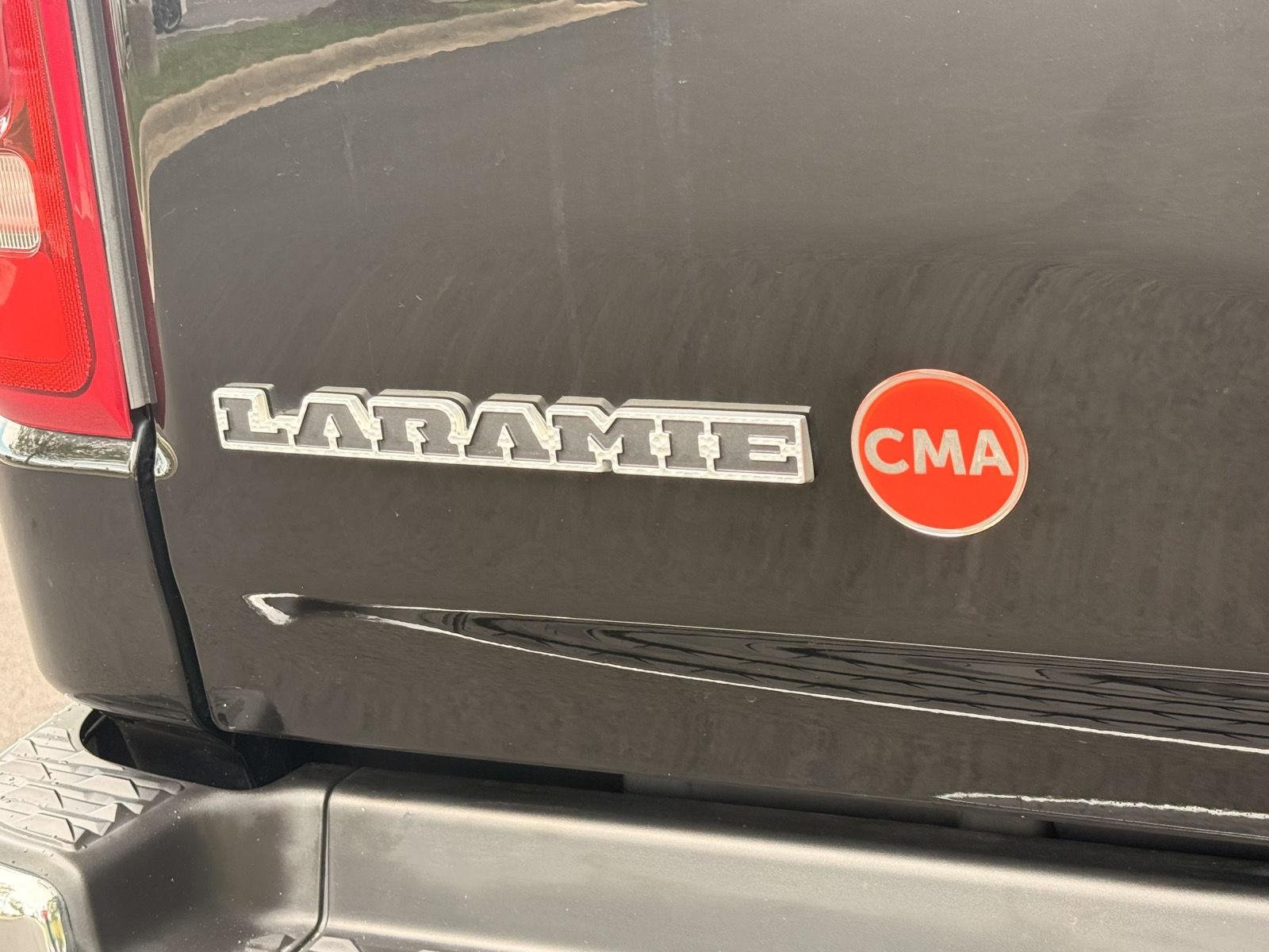 Used 2020 Diamond Black Crystal Pearlcoat Ram Laramie image 20