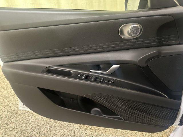 2026 Hyundai Elantra Blue - Photo 17