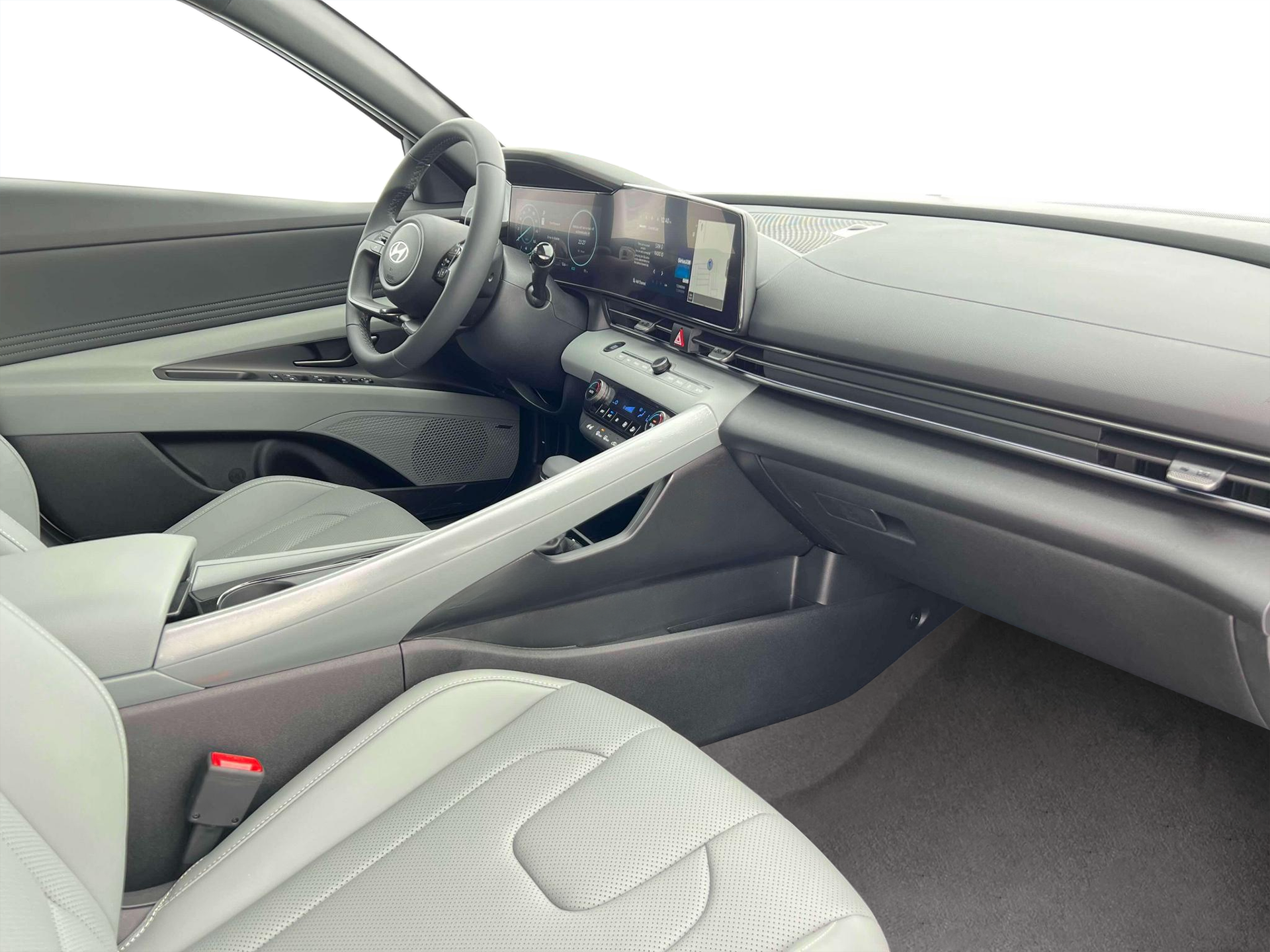 New 2025 White Hyundai Limited image 15