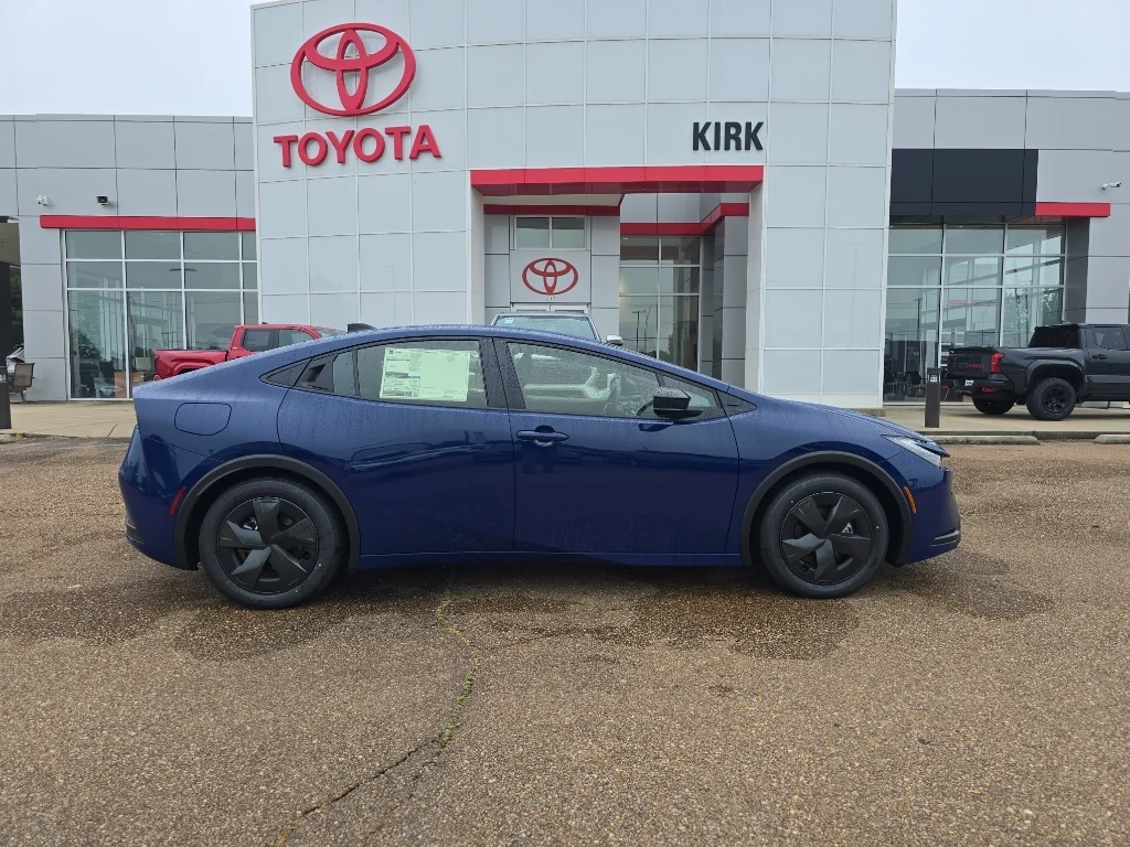 2026 Toyota Prius SE's photo