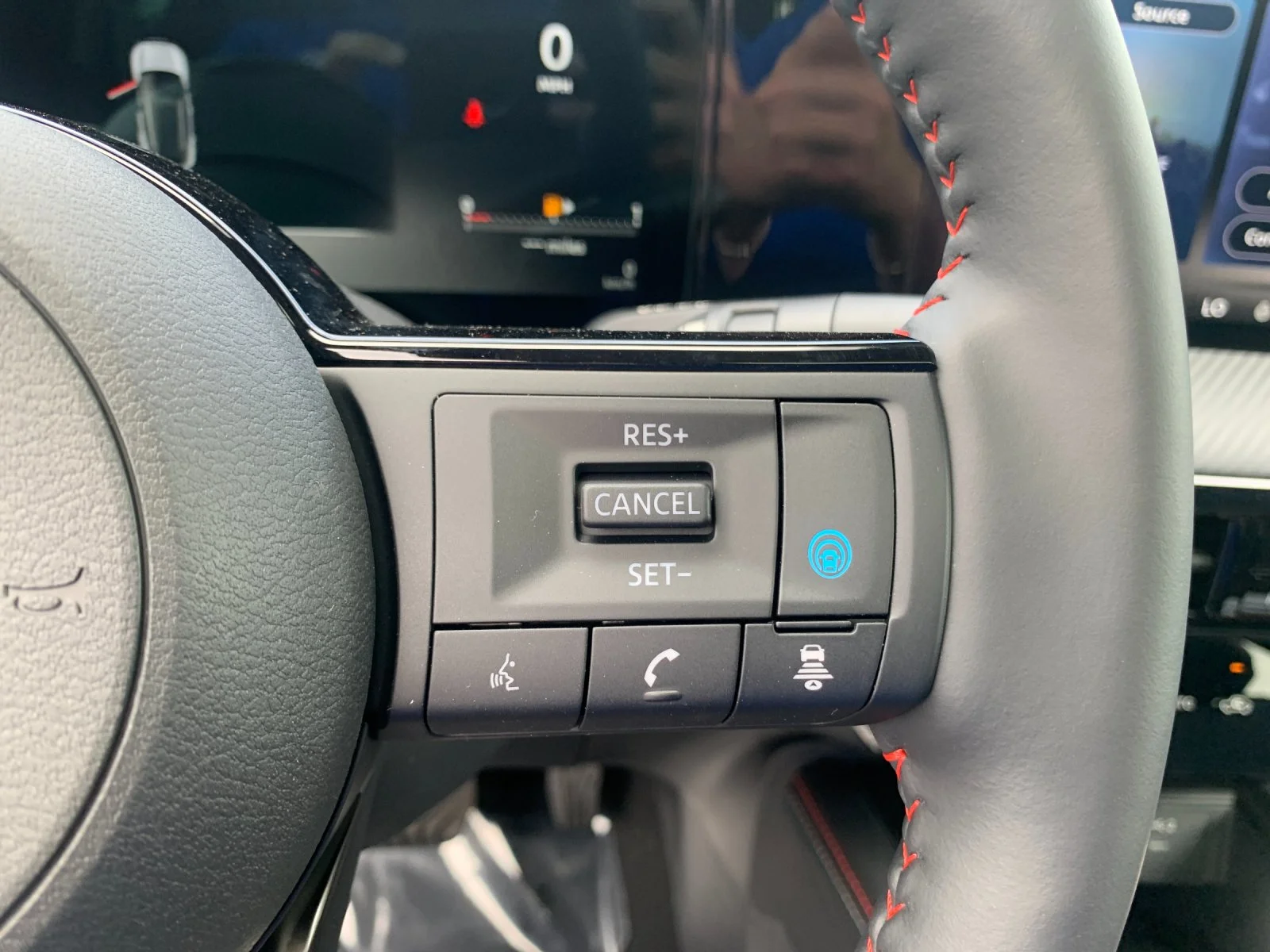 New 2026 Aspen White TriCoat / Super Black Two-tone Nissan SR image 27