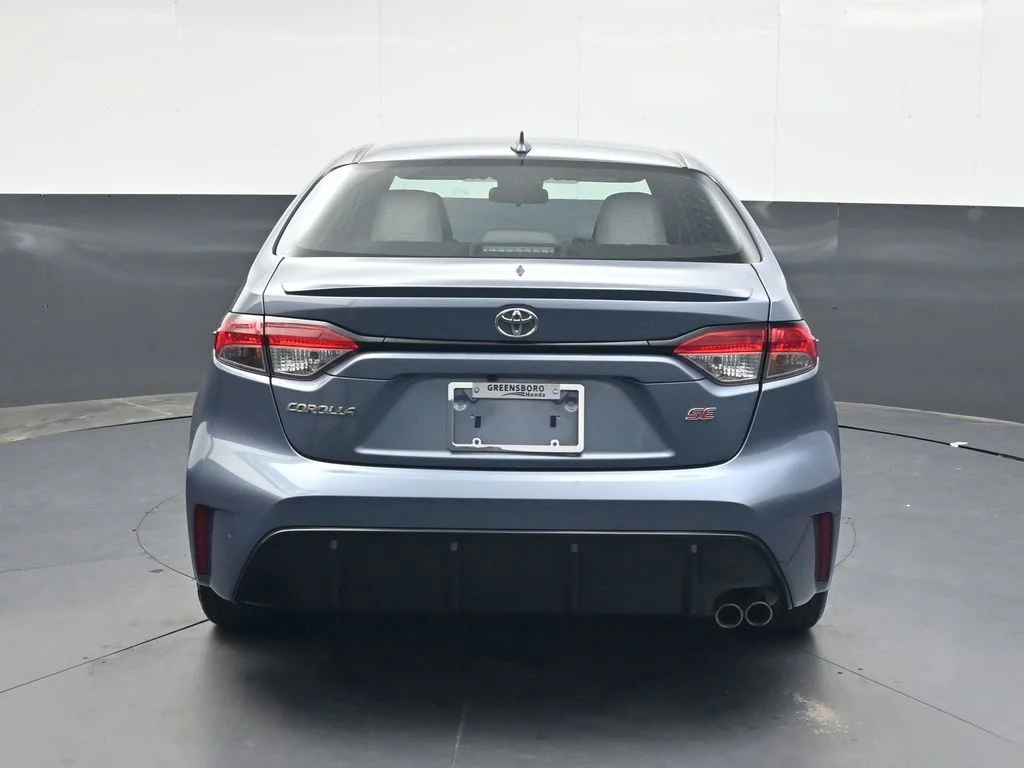 Used 2023  Toyota SE image 5