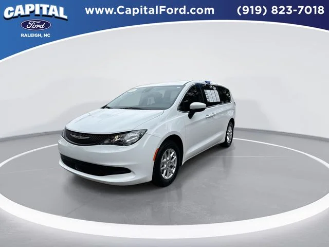 Used 2023 White Chrysler LX image 4