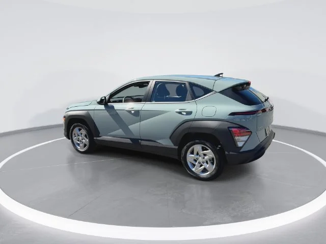 Used 2027 Green Hyundai SE image 6