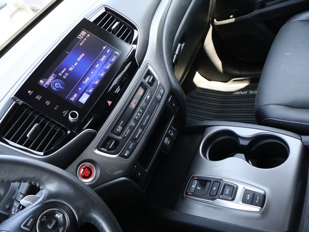 Used 2023  Honda RTL image 18
