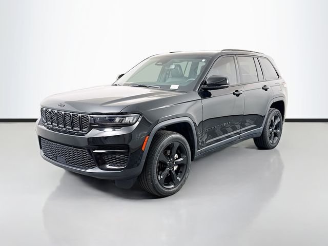 Used 2023 Black Jeep Altitude X image 3