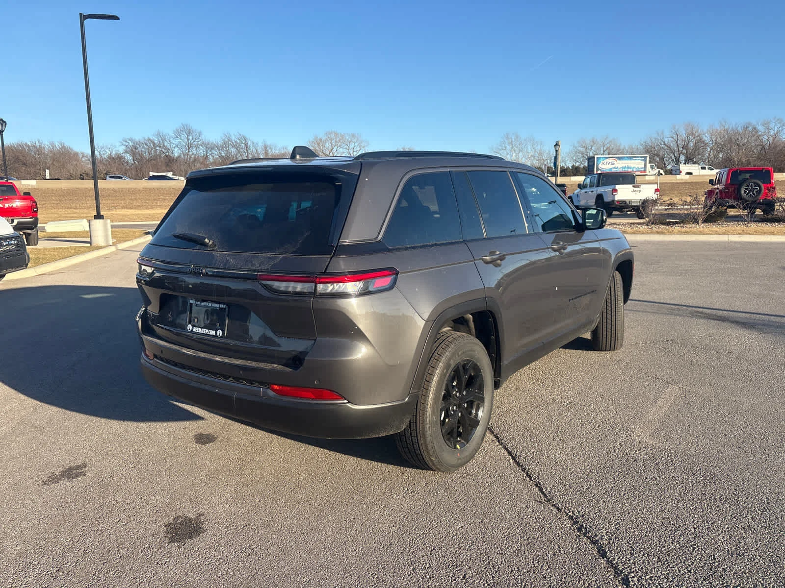 New 2026 Baltic Gray Metallic Clear-Coat Exterior Paint Jeep Laredo Altitude image 9